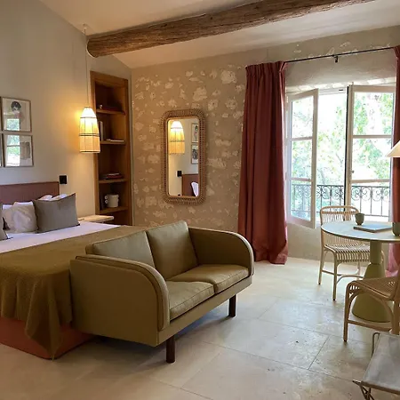 Baumanière - De Provence Hotel