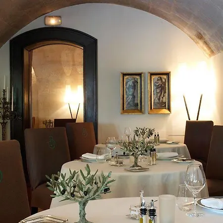 Baumanière - De Provence Hotel 5*
